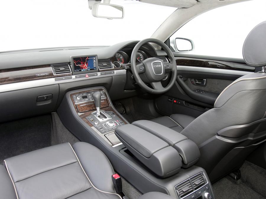 Торпедо Audi A8 L 6.0 Quattro (D3) 2005 года  (AU) (фото 6 из 7)